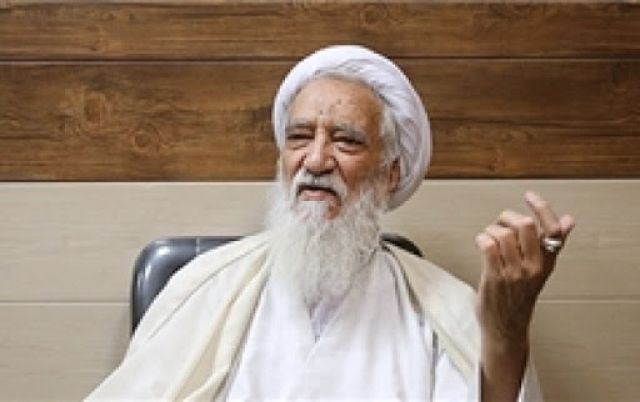 آیت الله محمد علی موحدی کرمانی، نماینده مردم تهران در اولین دورة مجلس شورای اسلامی